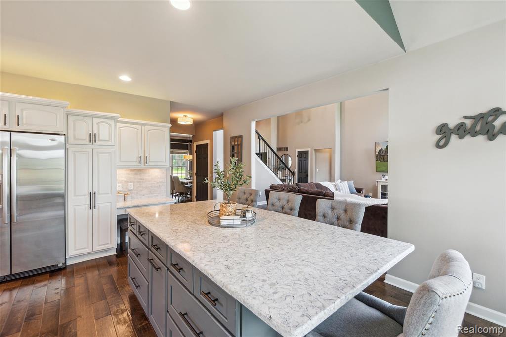 4348 Oak Tree Trail, Fenton, MI 48430 — Photo 8