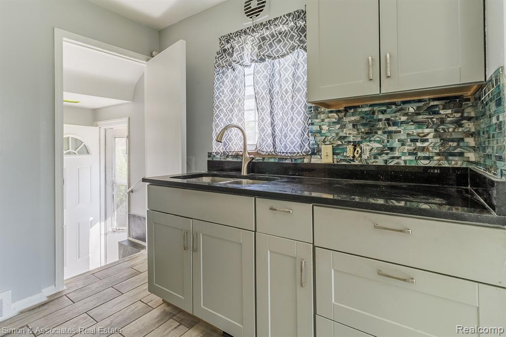 6200 PAYNE Avenue, Dearborn, MI 48126 — Photo 15