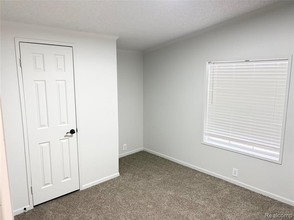 11312 N Lake Drive, Fenton, MI 48430 — Photo 15