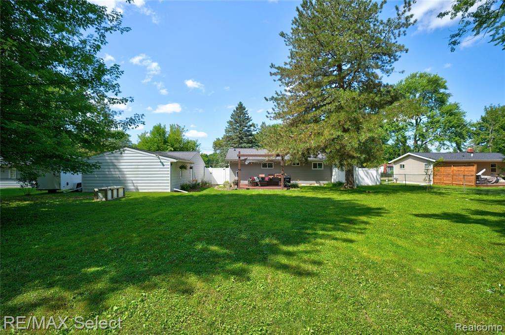 6030 Sun Valley Drive, Grand Blanc, MI 48439 — Photo 37