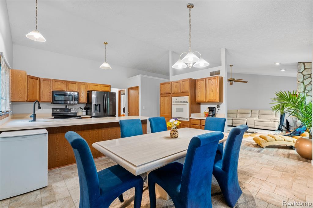 815 Esther Drive, Lake Orion, MI 48362 — Photo 8