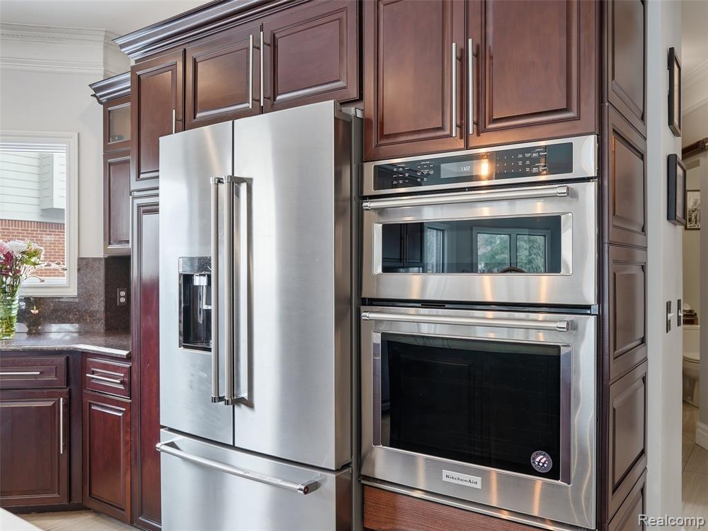 54465 Birchfield Drive E, Shelby Twp, MI 48316 — Photo 30