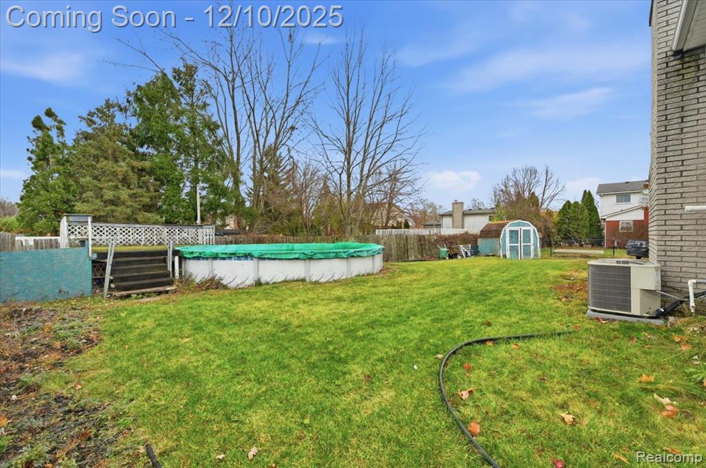 21231 Tiffany Drive, Woodhaven, MI 48183 — Photo 23