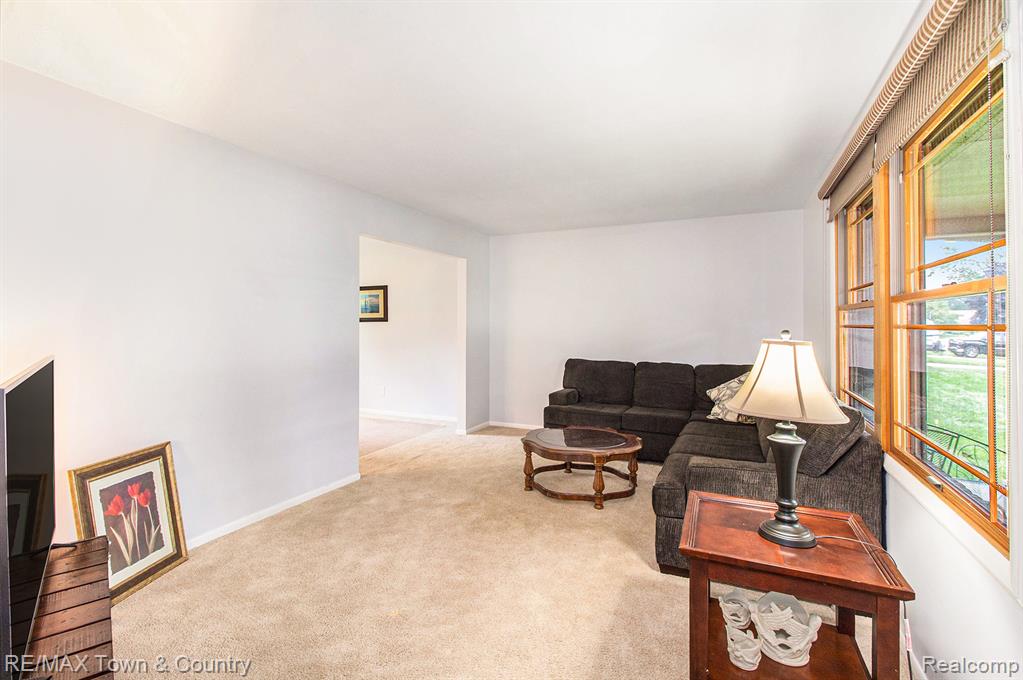 5555 Old Franklin Road, Grand Blanc, MI 48439 — Photo 4