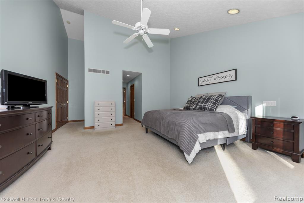 11535 Lancelot Lane, Pinckney, MI 48169 — Photo 46