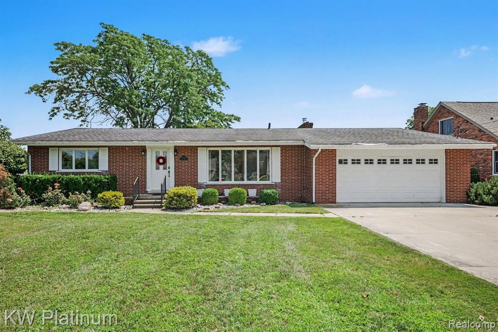 49750 Nautical Drive, New Baltimore, MI 48047 — Photo 2