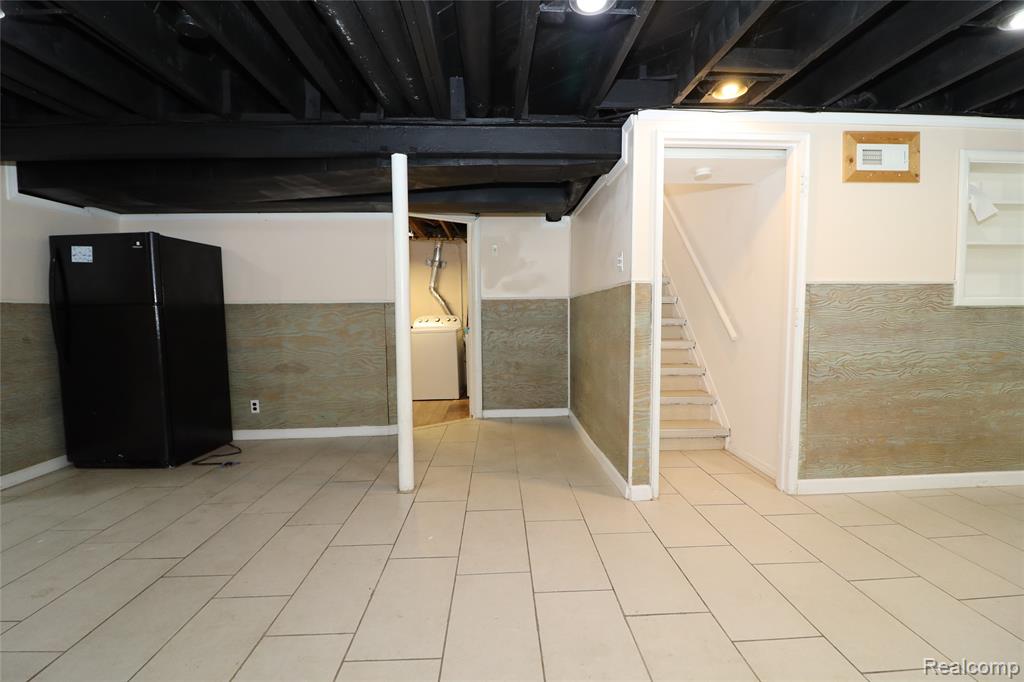 8555 Berwyn, Dearborn Heights, MI 48127 — Photo 36