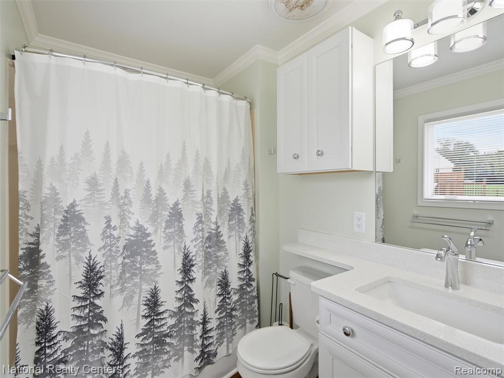 6858 Wellesley Terrace, Clarkston, MI — Photo 35