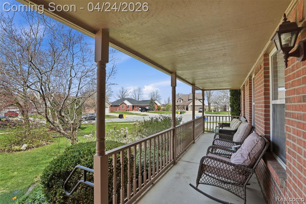 54638 Beacon Cove Circle, New Baltimore, MI 48047 — Photo 4