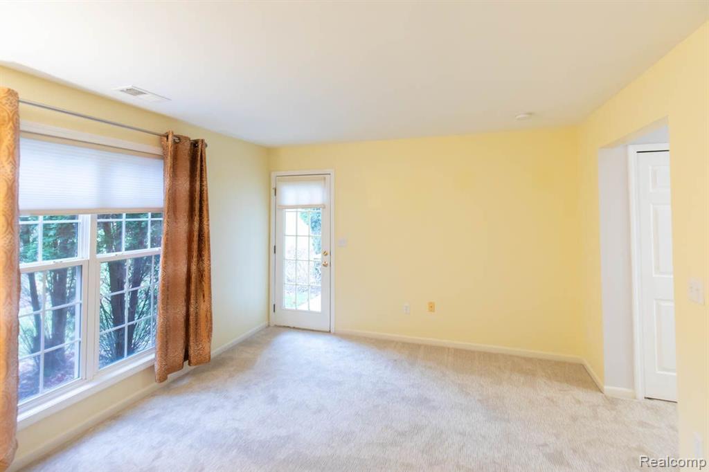 28460 CARLTON WAY Drive, Novi, MI 48377 — Photo 28