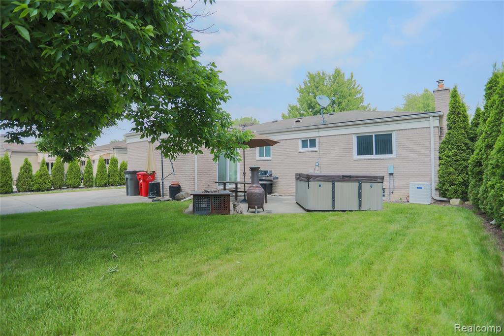 40755 Oakwood Court, Clinton Twp, MI 48038 — Photo 8