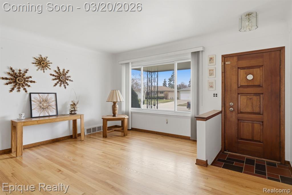 4272 Gunther Drive, Sterling Heights, MI 48310 — Photo 8