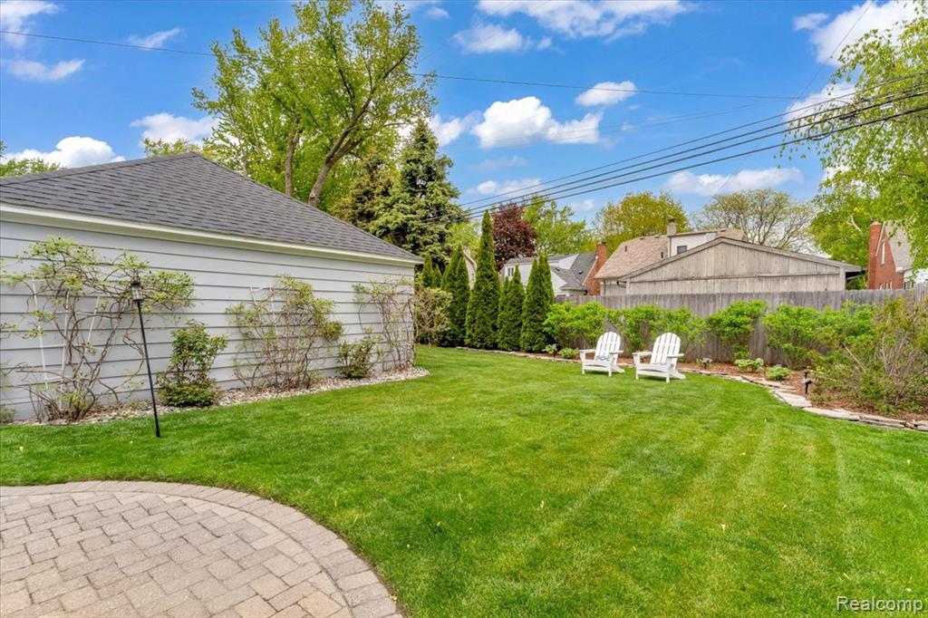 784 University Place, Grosse Pointe, MI 48230 — Photo 45