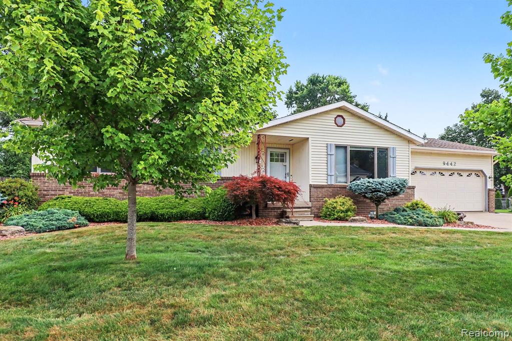 9442 WOODSIDE Trail, Swartz Creek, MI 48473 — Photo 5