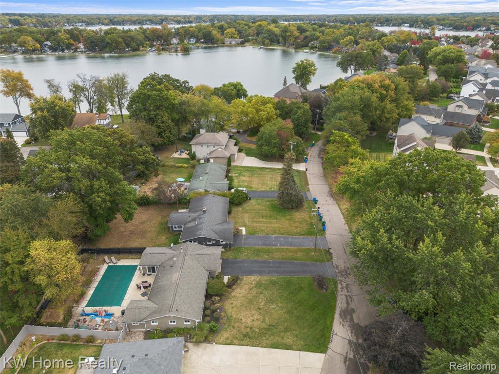 8648 Golfside Drive, Commerce Twp, MI 48382 — Photo 29