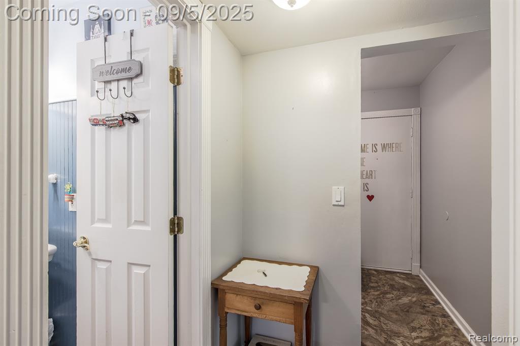 475 Sandehurst Drive, Grand Blanc, MI 48439 — Photo 30