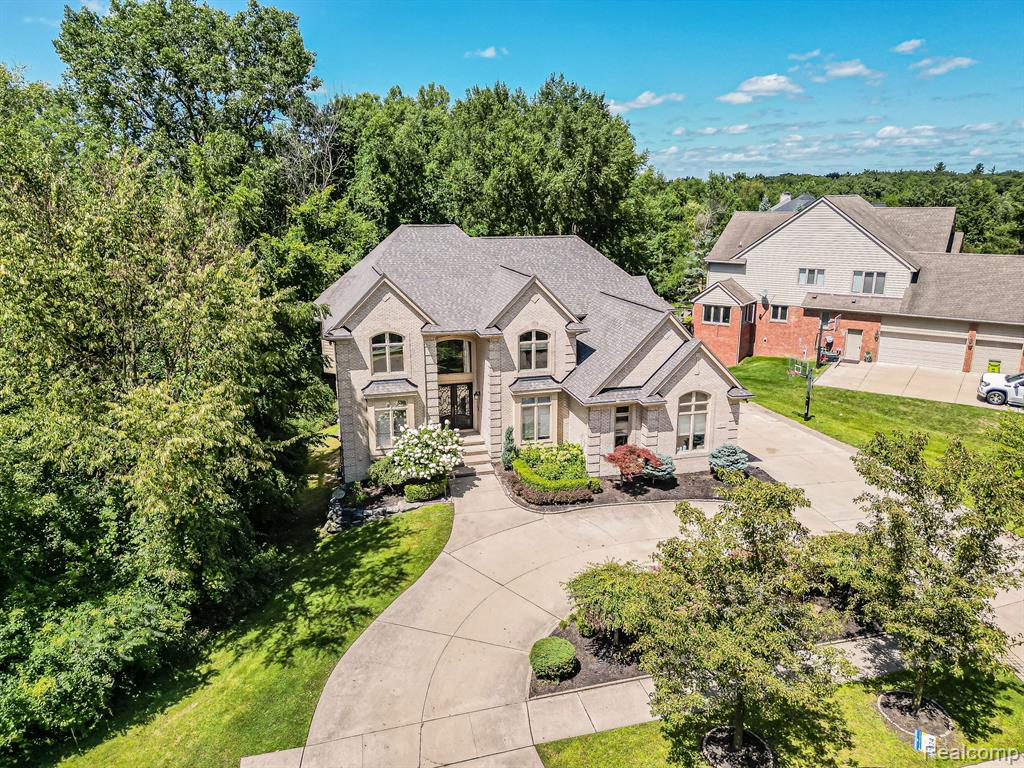5570 HAMPSHIRE Drive, West Bloomfield, MI — Photo 2