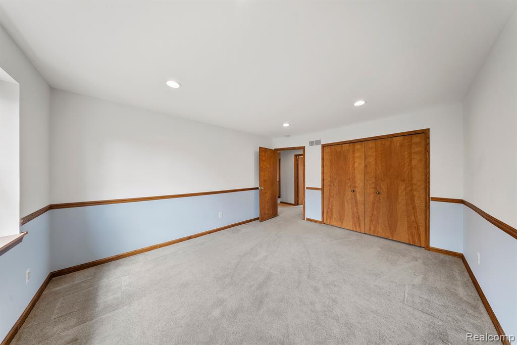 9415 Lakewood Drive, Grosse Ile, MI 48138 — Photo 31