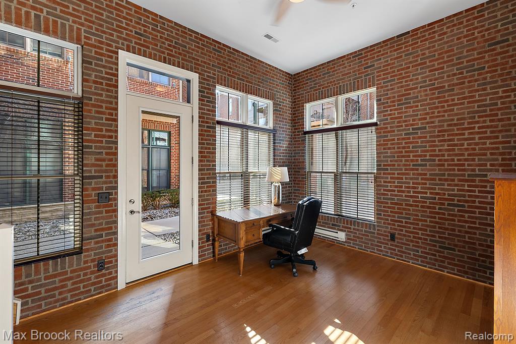 440 Lewis Court, Birmingham, MI 48009 — Photo 2