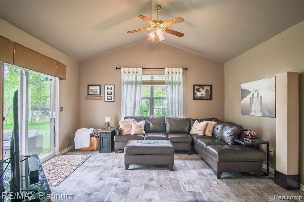 8313 Mill Pointe Court, Goodrich Vlg, MI — Photo 9