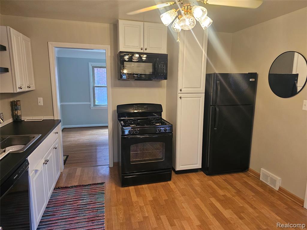 5240 Harvard Road, Detroit, MI 48224 — Photo 10