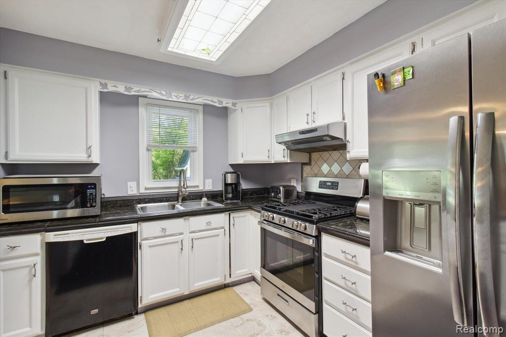 898 ROWLAND Road, Leonard, MI 48367 — Photo 19