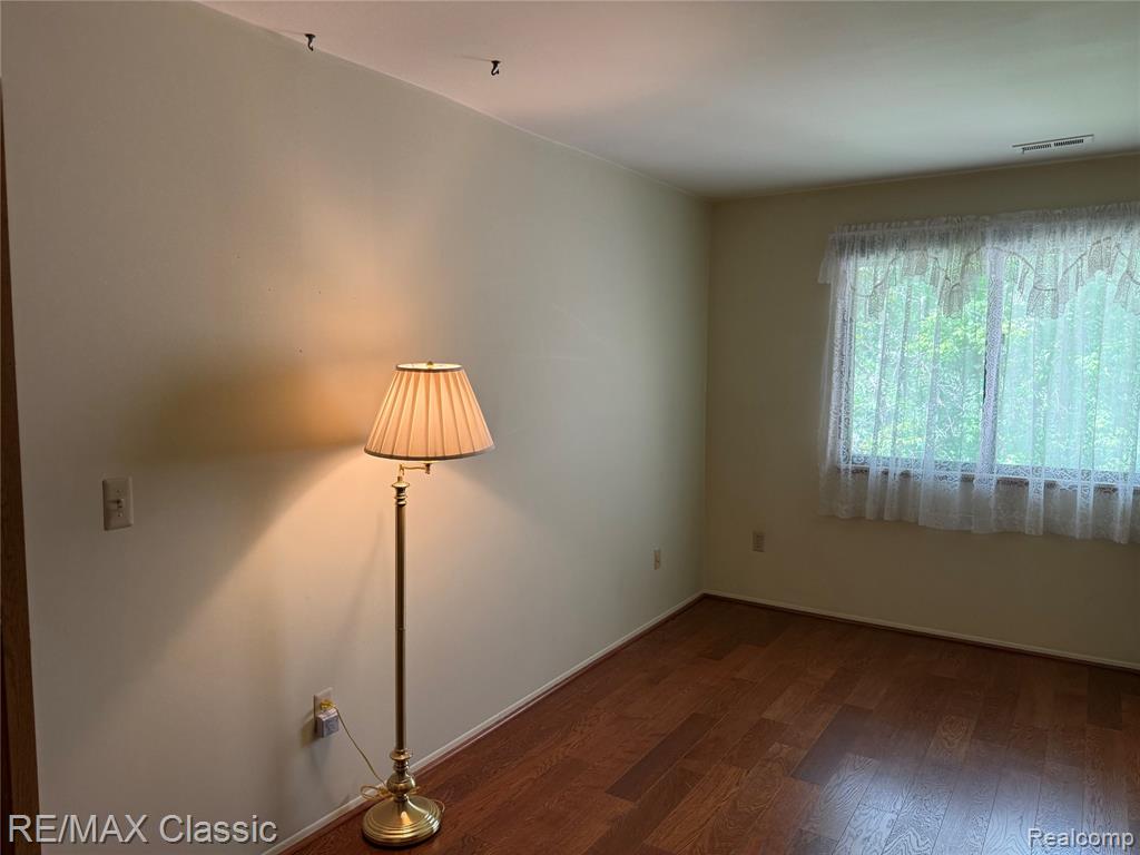 7806 Manor Circle, 203, Westland, MI — Photo 15