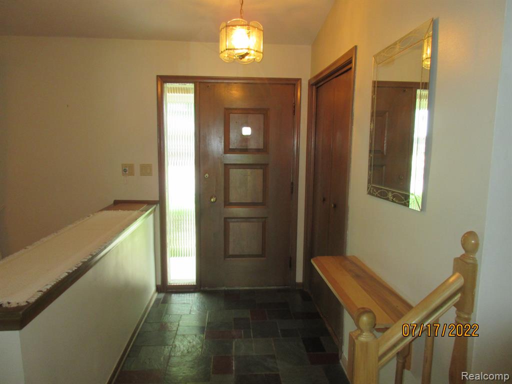 29497 GERALDINE Drive, Warren, MI 48093 — Photo 11