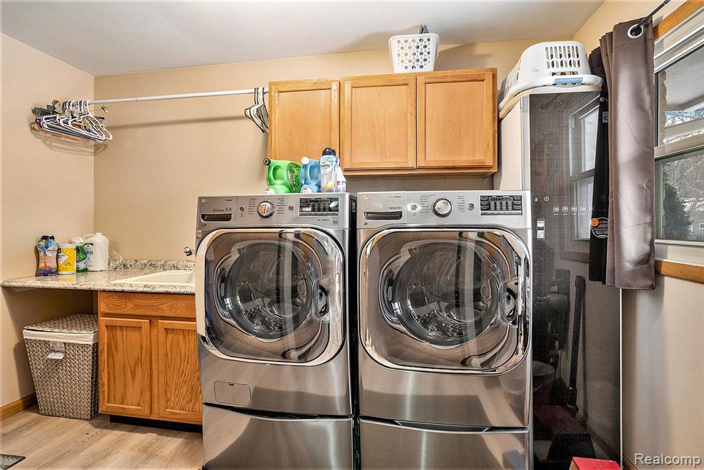 5203 SUNLYN Street, Grand Blanc, MI 48439 — Photo 9