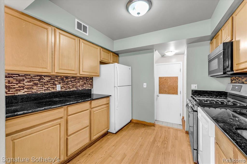 1598 BRENTWOOD Drive, Troy, MI 48098 — Photo 10