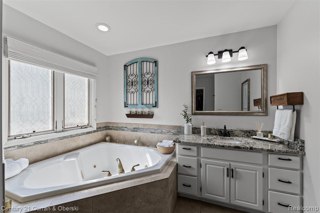 9298 Anacapa Bay Drive, Pinckney, MI 48169 — Photo 26