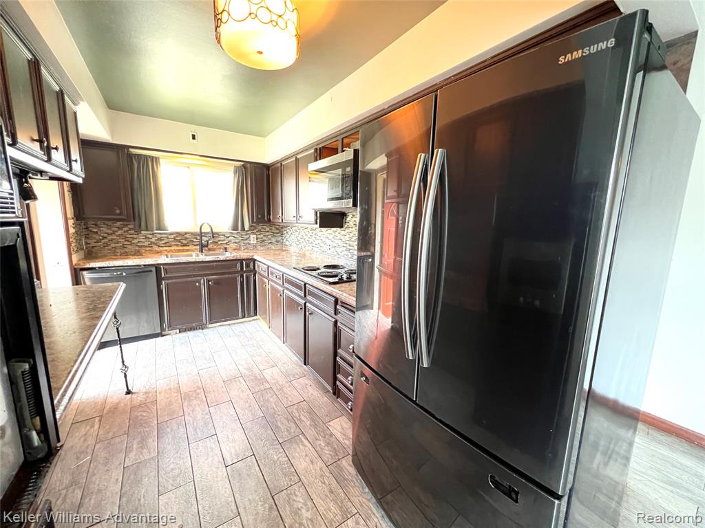 913 Cameron Avenue, Pontiac, MI 48340 — Photo 14