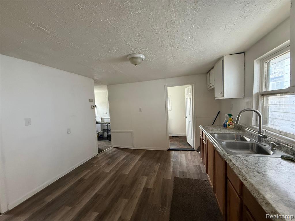 8162 Orchard Avenue, Warren, MI 48089 — Photo 8