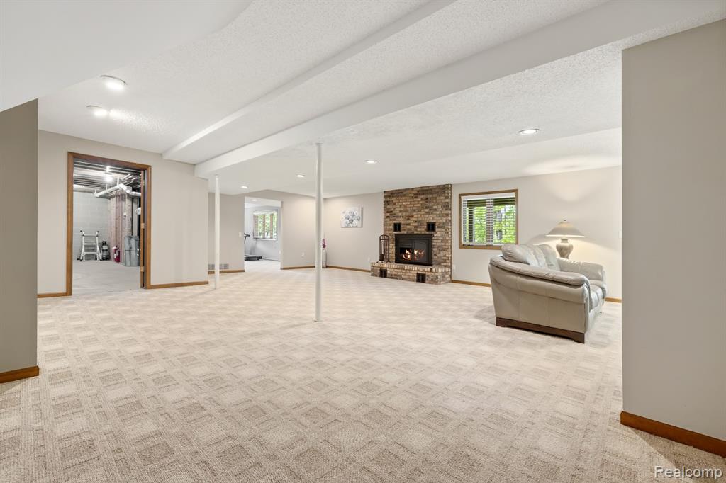 2484 PINE HOLLOW Trail, Brighton, MI 48114 — Photo 26