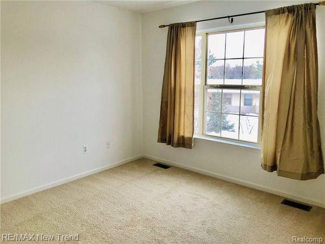 41261 N MAPLEWOOD Drive, Canton, MI 48187 — Photo 8
