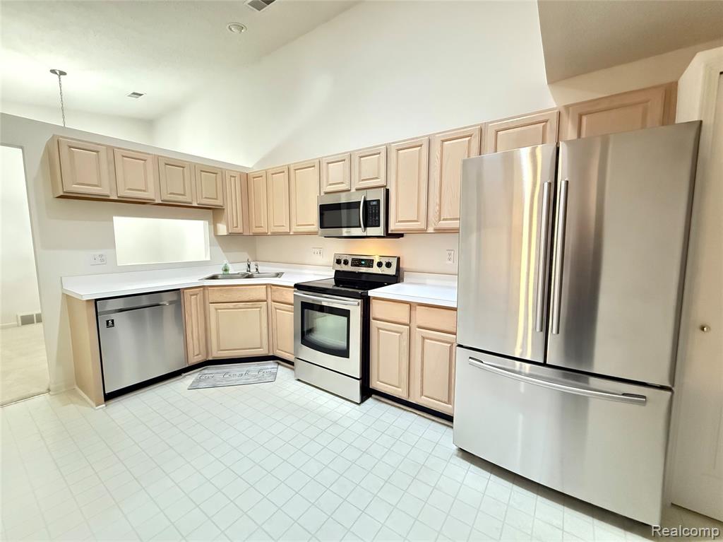 49663 Draper Circle, 69, Plymouth, MI 48170 — Photo 8