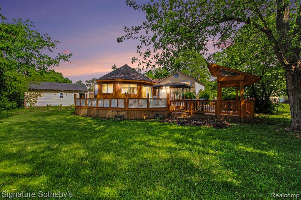 2067 Champagne Drive, Ann Arbor, MI 48108 — Photo 22