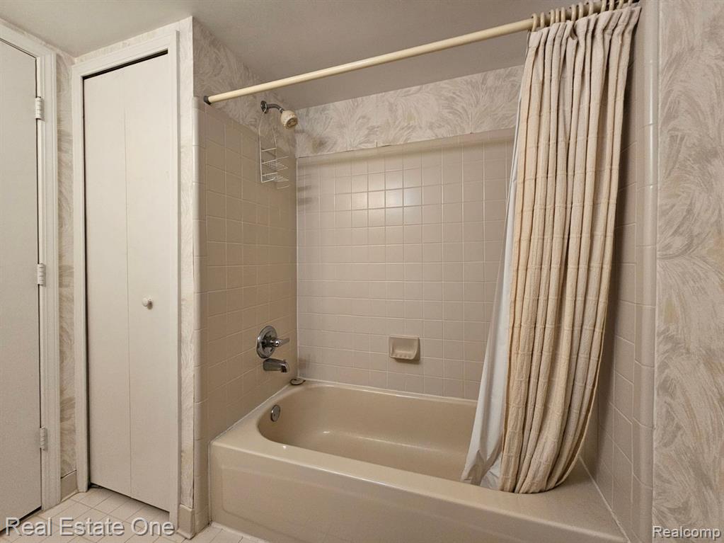 748 S Milford Road, Milford, MI 48381 — Photo 30