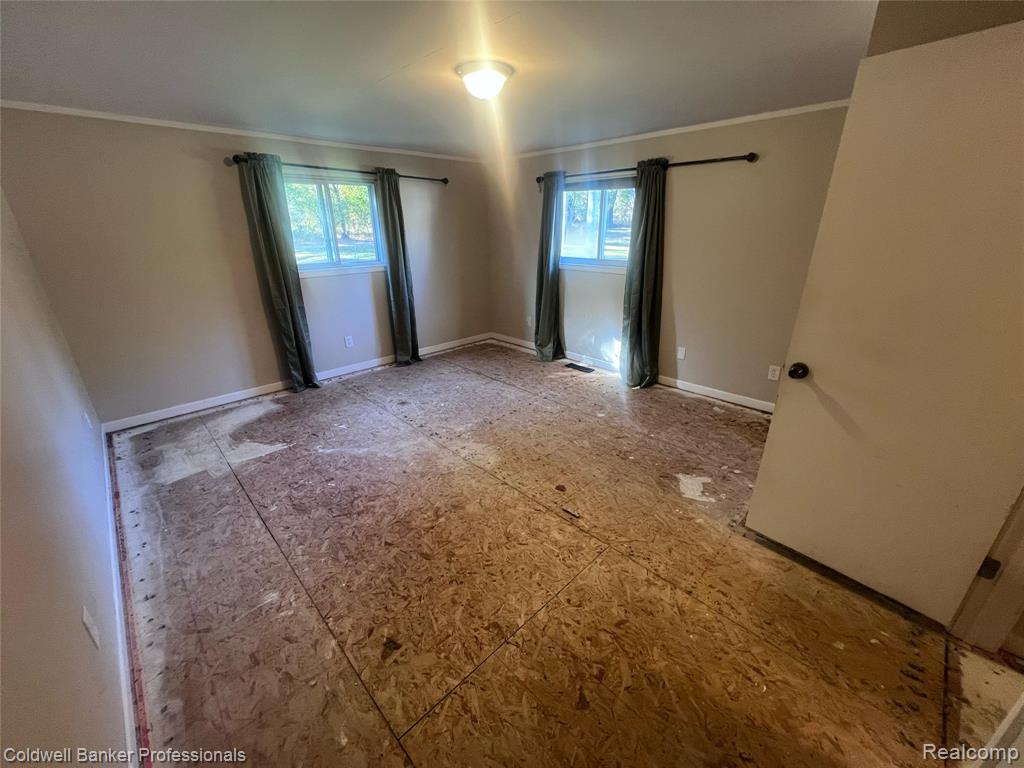 904 Rowland Road, Leonard, MI 48367 — Photo 18
