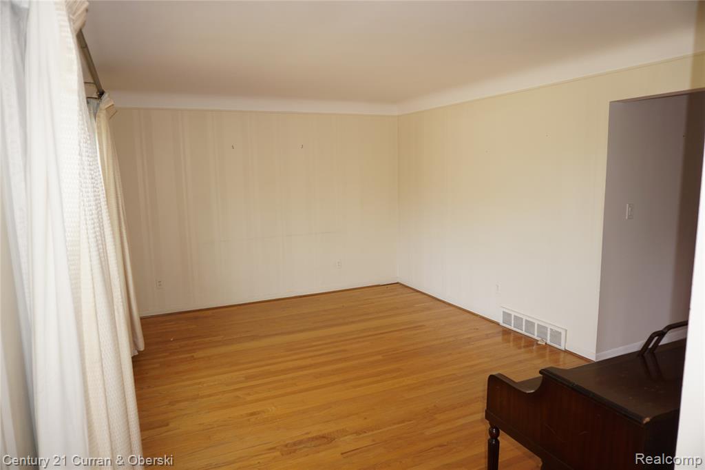 25659 Baldwin Street, Dearborn Heights, MI 48127 — Photo 10