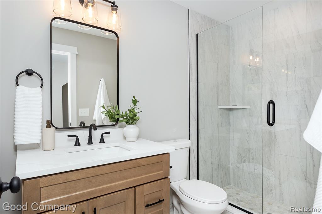 713 W Farnum Avenue, Royal Oak, MI 48067 — Photo 38