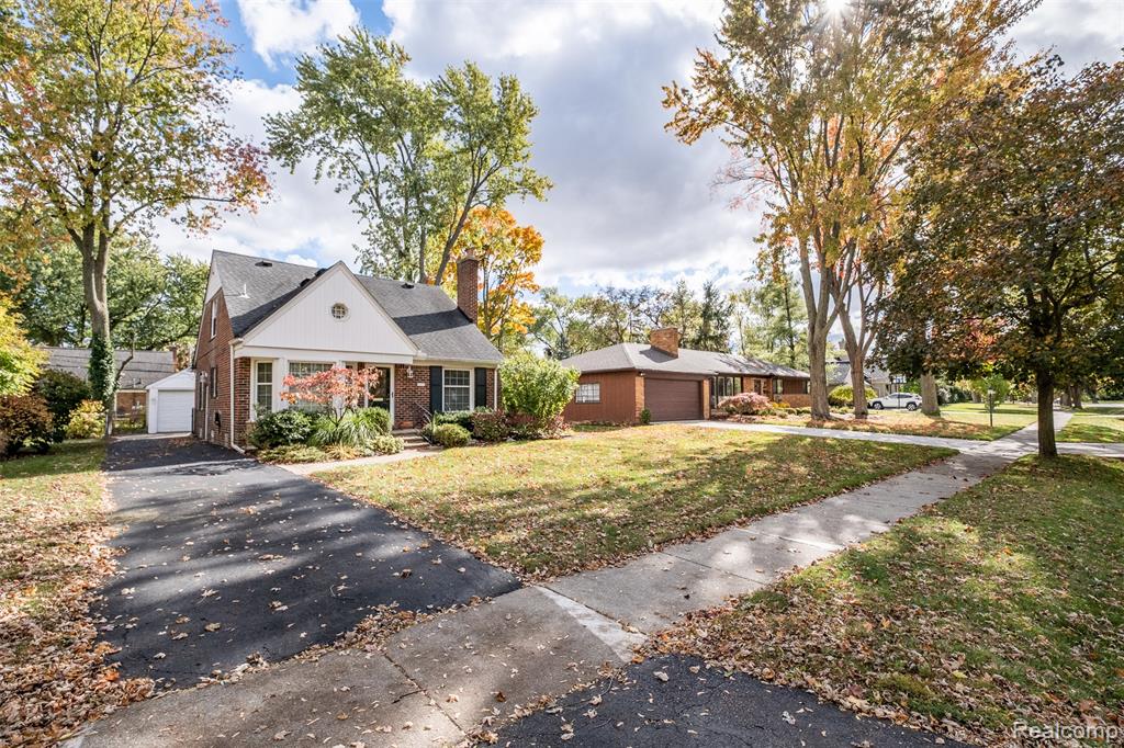 32210 Sheridan Drive, Beverly Hills, MI 48025 — Photo 2