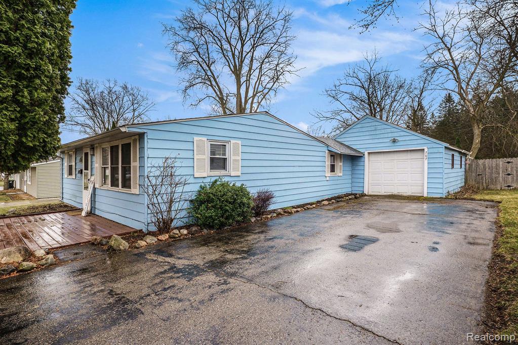 707 MARY COURT, Fenton, MI 48430 — Photo 3