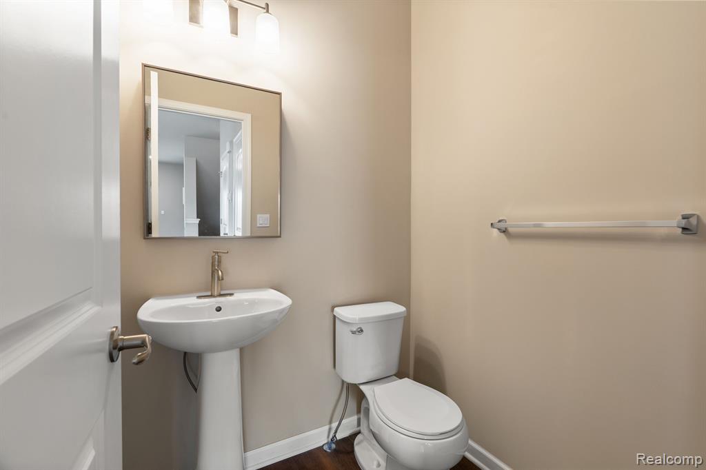 849 Canterbury Ln, Troy, MI 48085 — Photo 11