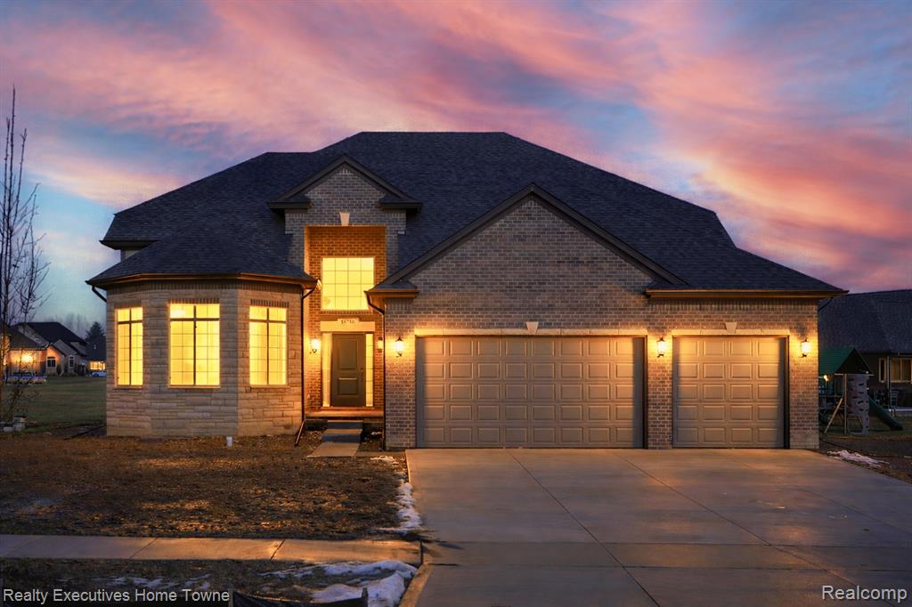 35701 Strongford Drive, New Baltimore, MI, 48047