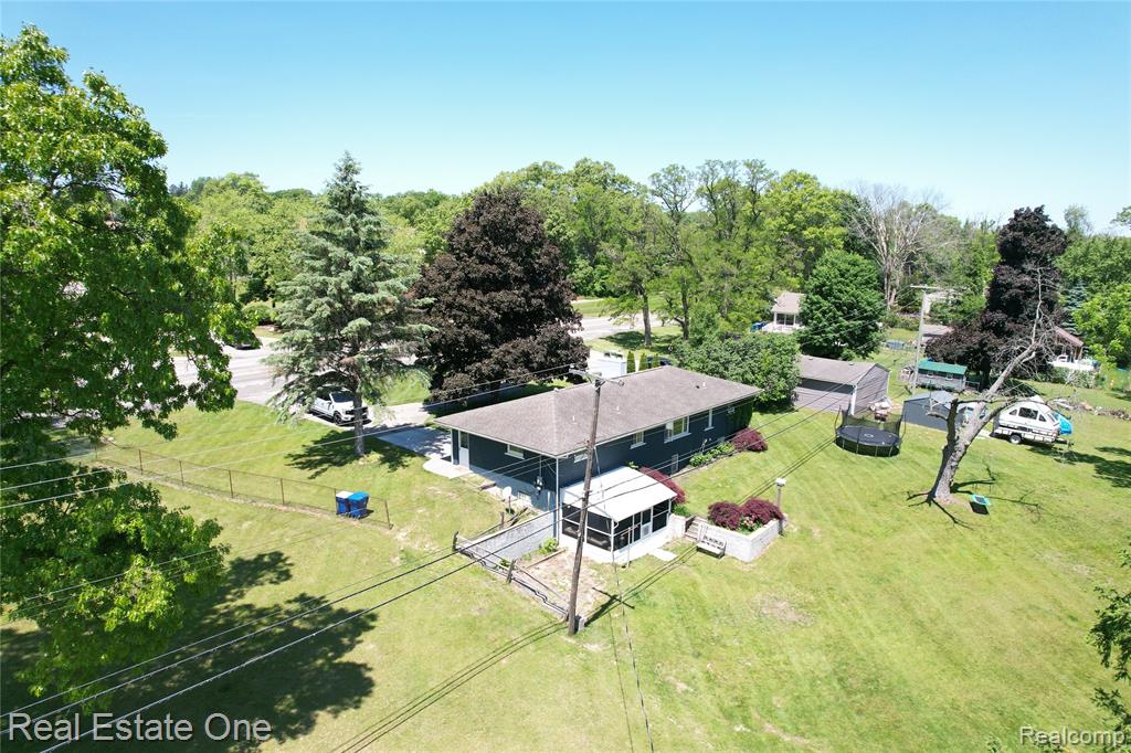 1325 S Hospital Road, Waterford, MI 48327 — Photo 49