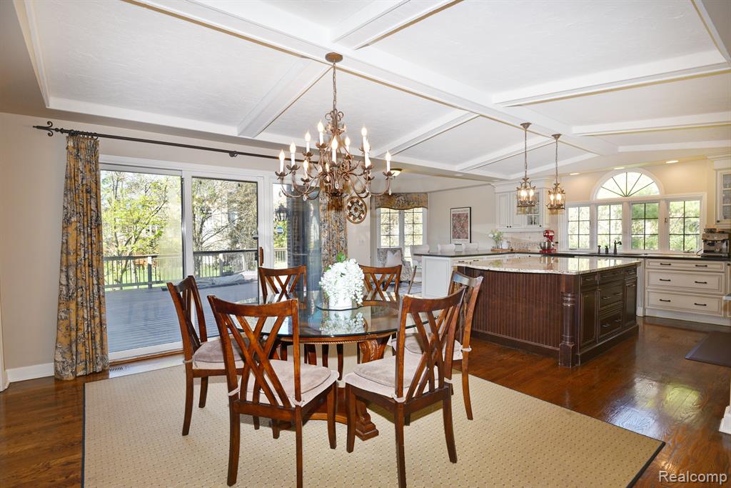 5687 GREENHILL Drive, Troy, MI 48098 — Photo 9
