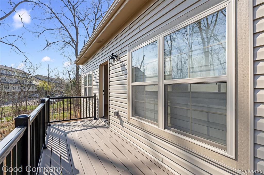 602 Pointe Drive, Walled Lake, MI 48390 — Photo 24