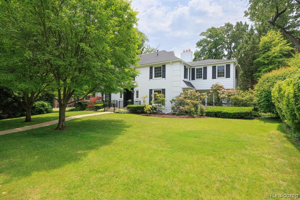 33 Oxford Boulevard, Pleasant Ridge, MI — Photo 2