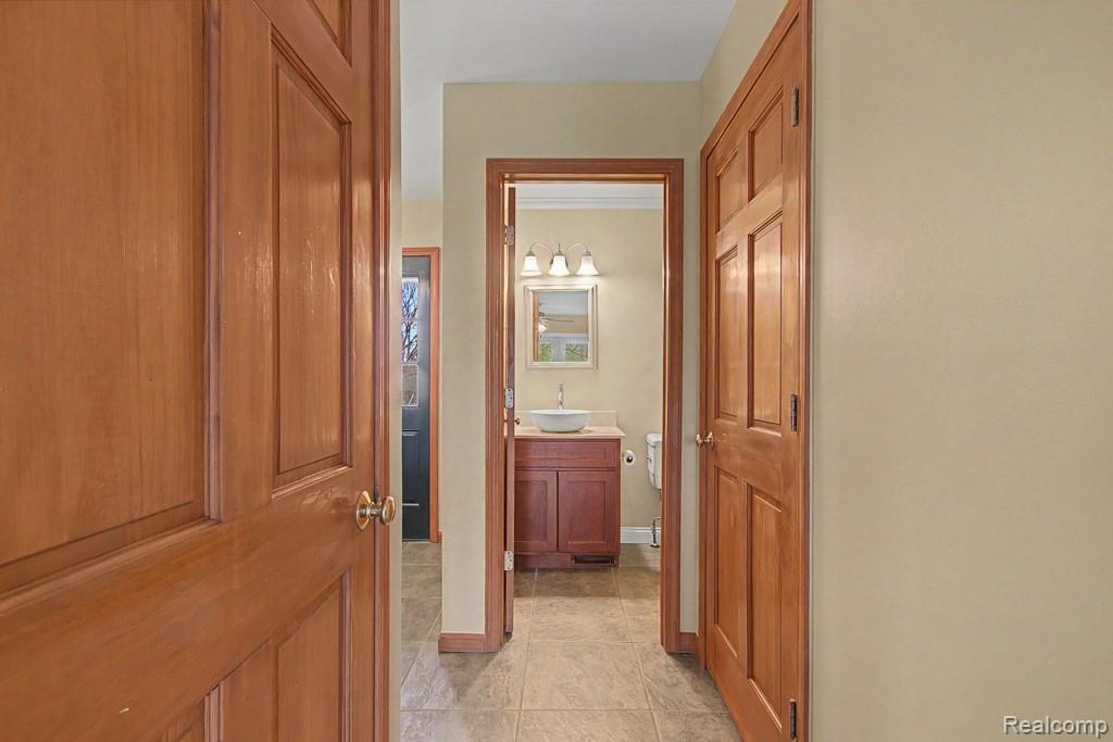 1160 S Garner Road, Milford, MI 48380 — Photo 16